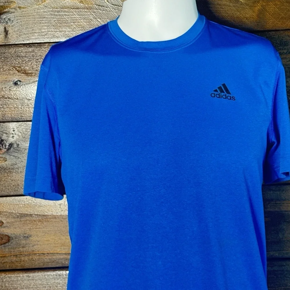 Adidas ClimaLite Men's Short Sleeve Blue Crewneck Athletic Shirt Size Medium